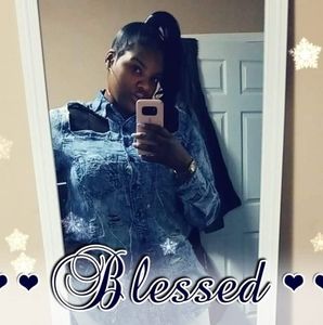 Meet your Posher, Angie